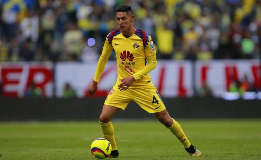 Edson Álvarez en la mira del Ajax