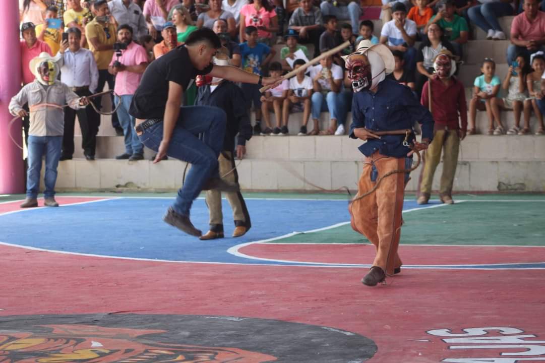 Toreada de los Diablos, danza representativa de Tanlajás, SLP