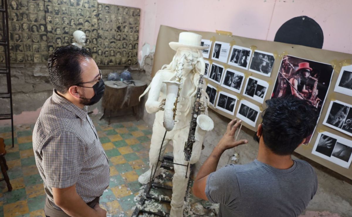 Supervisan avances de la escultura en homenaje a “Sax” de La Maldita Vecindad