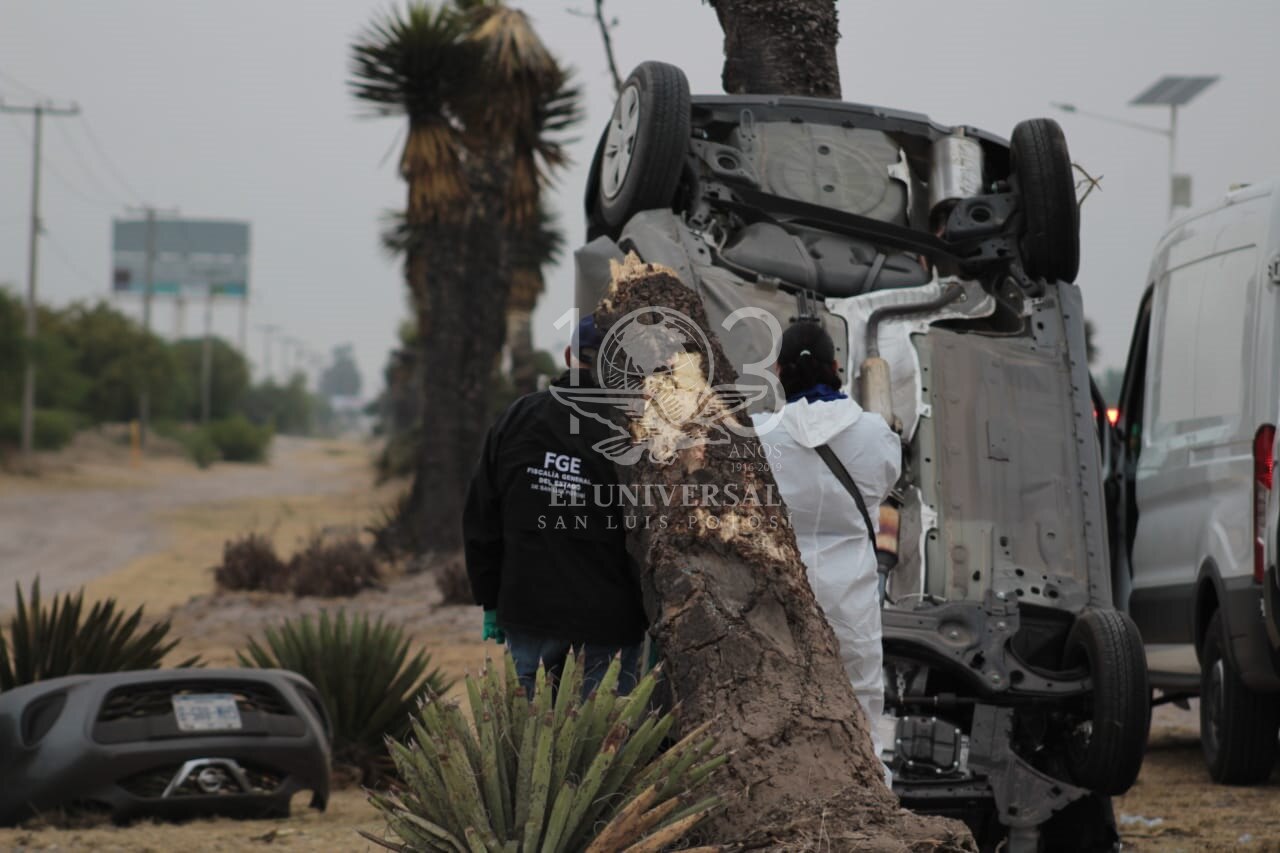 Fallece conductor en camino al aeropuerto en SLP