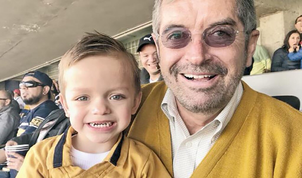 Juan Ramón de la Fuente, ex rector de la UNAM, apoyó a los felinos. (ESPECIAL)