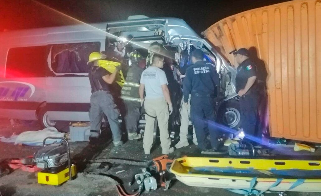 Trasladan a turistas guanajuantenses a hospitales de capital potosina