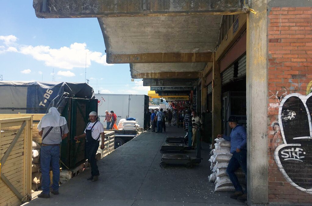 Obras de modernización en Central de Abastos registran avance del 70%