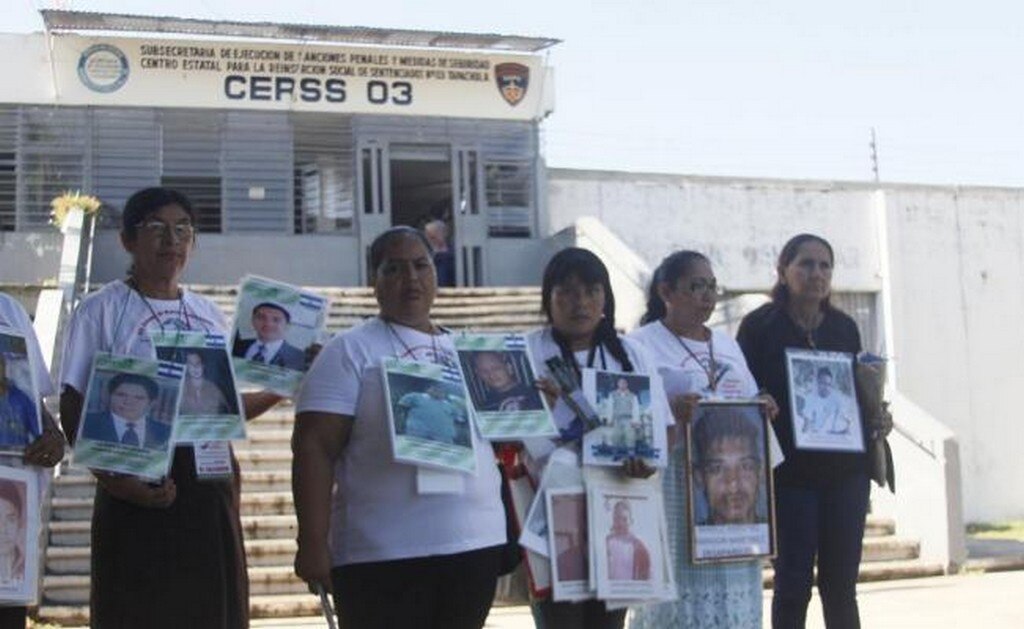  Caravana de madres migrantes buscan a sus hijos en penal de Chiapas