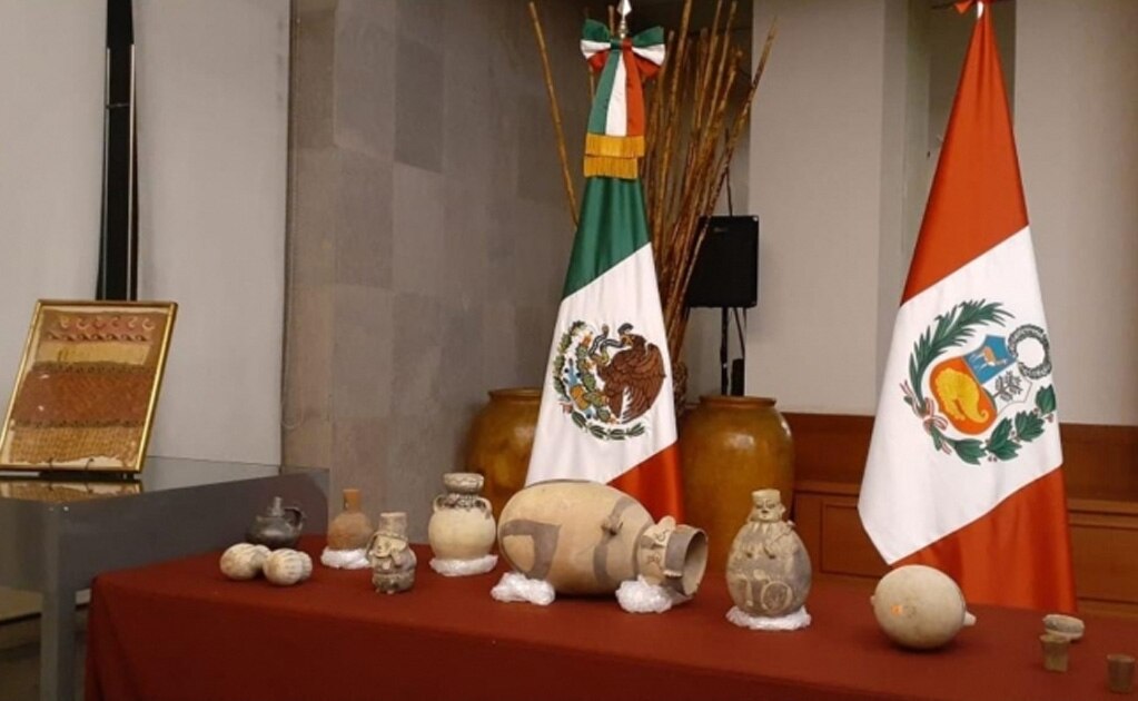 México regresa un lote de bienes culturales a Perú
