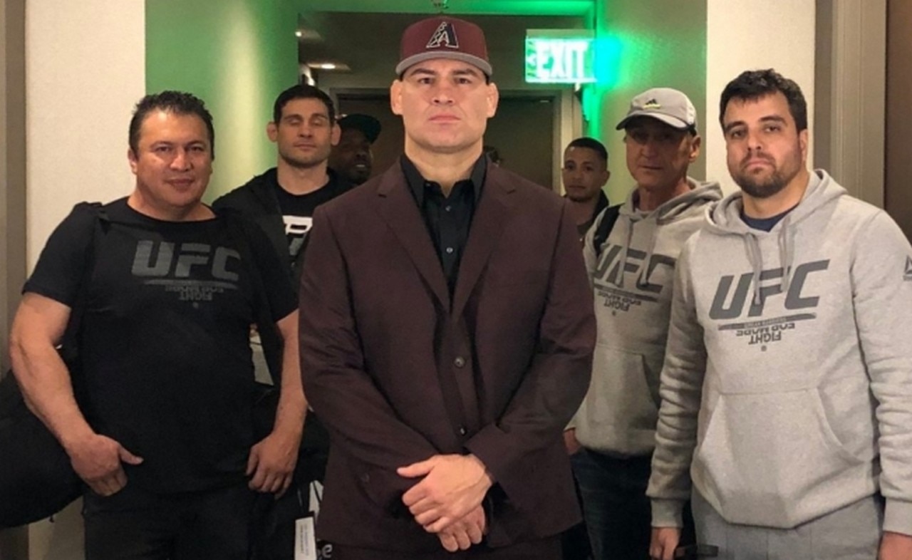 Velásquez no pudo triunfar durante su regreso a la UFC. Foto: @cainmma