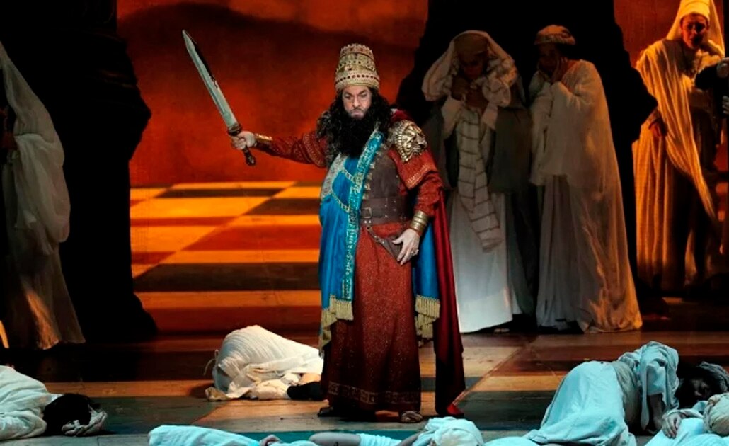 Plácido Domingo durante el ensayo de la ópera "Nabbuco" en Valencia. Foto: EFE/Juan Carlos Cárdenas