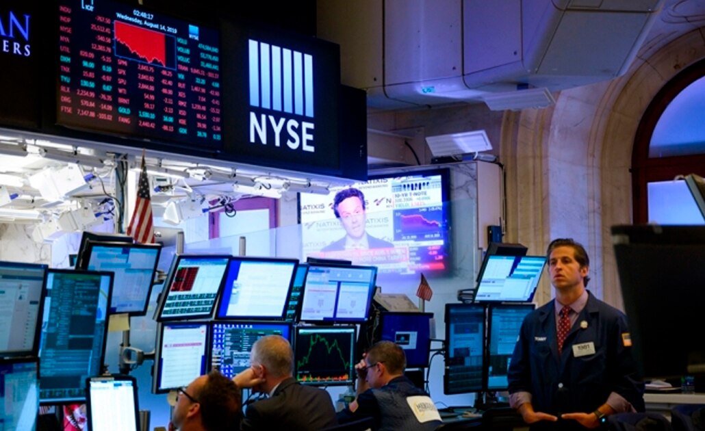 Wall Street cierra con fuertes pérdidas; Dow Jones cae un 3.05%