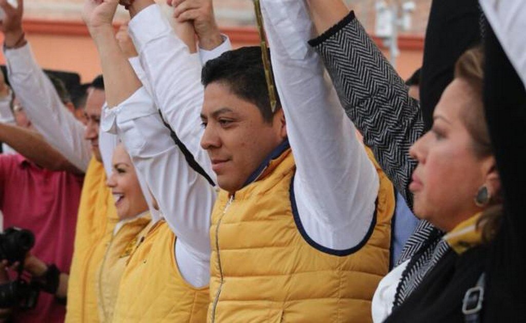 Diputados del PRD se oponen al retorno de Gordillo