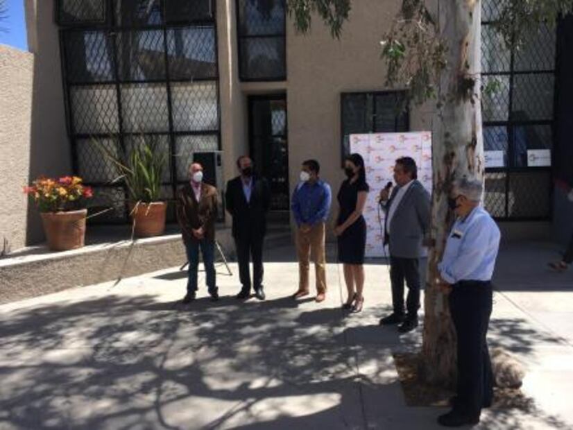 Inaugura Uuzi centro de atención y monumento al talento humano