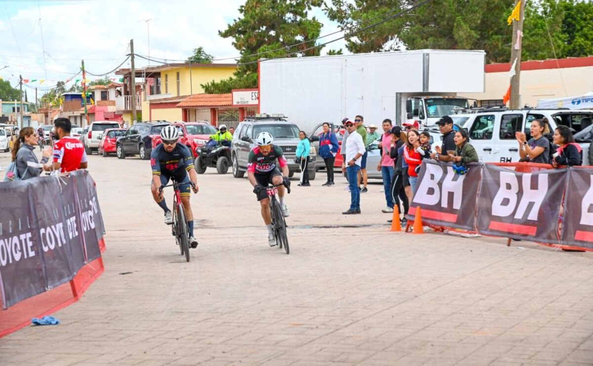Atletas abarrotan las calles de Soledad con competencia de ciclismo