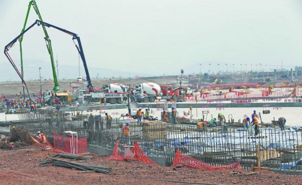 Gobierno lanzará oferta de recompra de bonos del NAIM; continuarán las obras