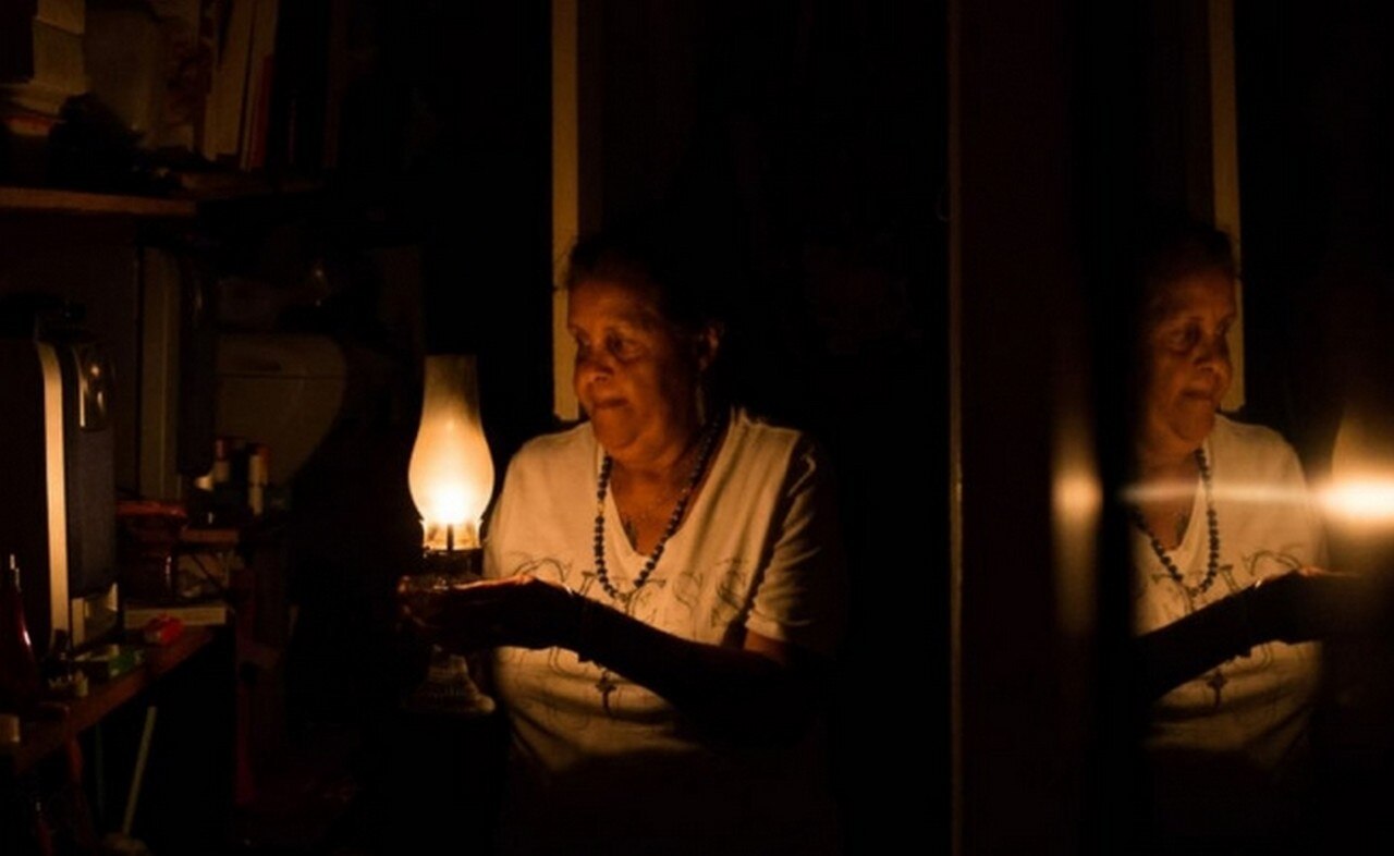 La electricidad regresó a zonas del país (AFP)
