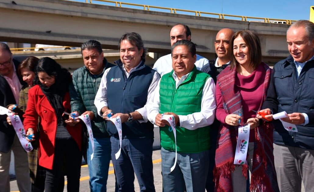 Alcalde de Soledad participa en inauguración de nuevo brazos del distribuidor Juárez