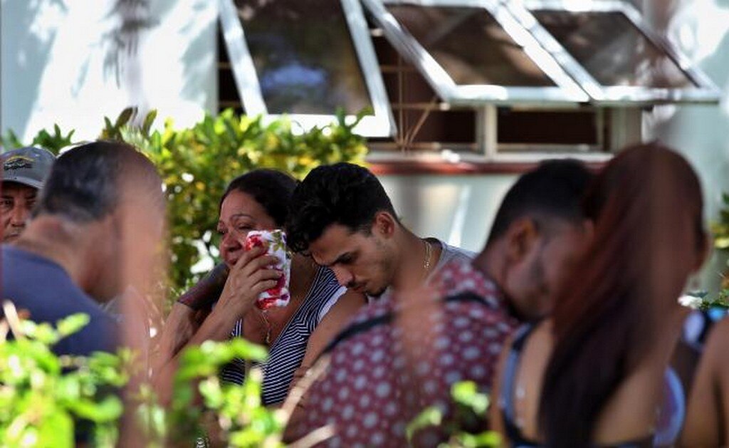 Familiares de víctimas de avionazo en Cuba llegan a reconocer cuerpos