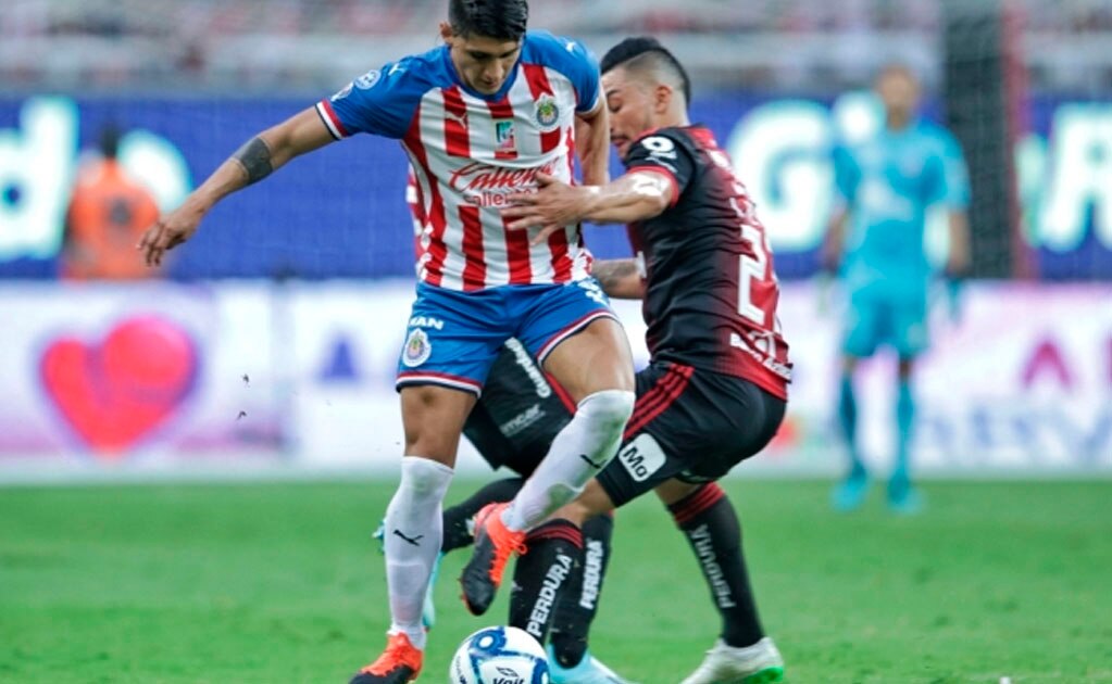 Alan Pulido se ‘estrena’ en el mundo de la música