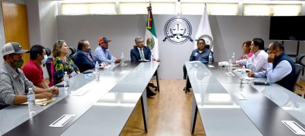 Fiscal de SLP se reúne con padre de Chuyita Rodríguez, víctima de feminicidio