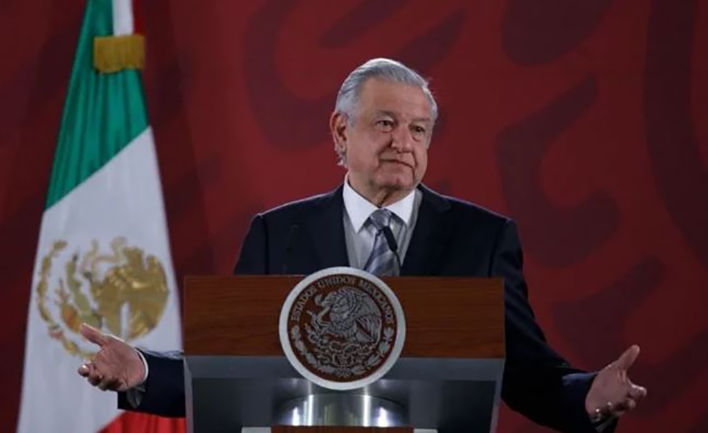 Disminuir recursos de partidos para ayudar al INE, propone López Obrador 