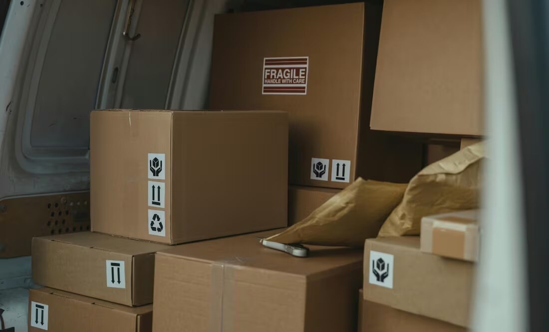 México suspende envíos postales y paquetería por nueva medida de EU; se cobrarán impuestos. Foto: pexels