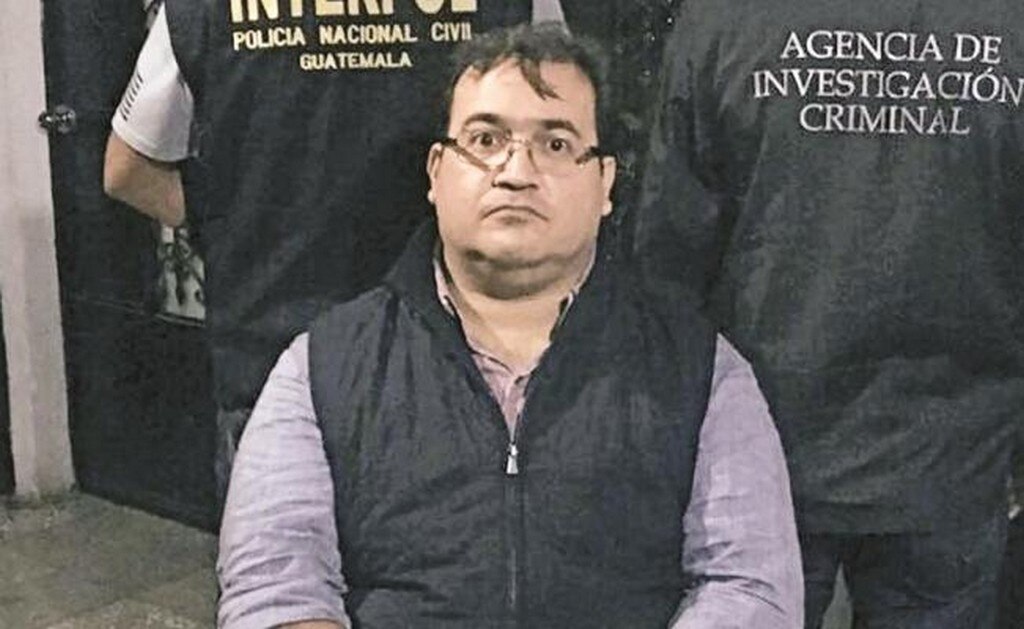 Posibilidad. La táctica del caso de Elba Esther Gordillo aplicaría al ex gobernador de Veracruz, Javier Duarte. (ARCHIVO EL UNIVERSAL)