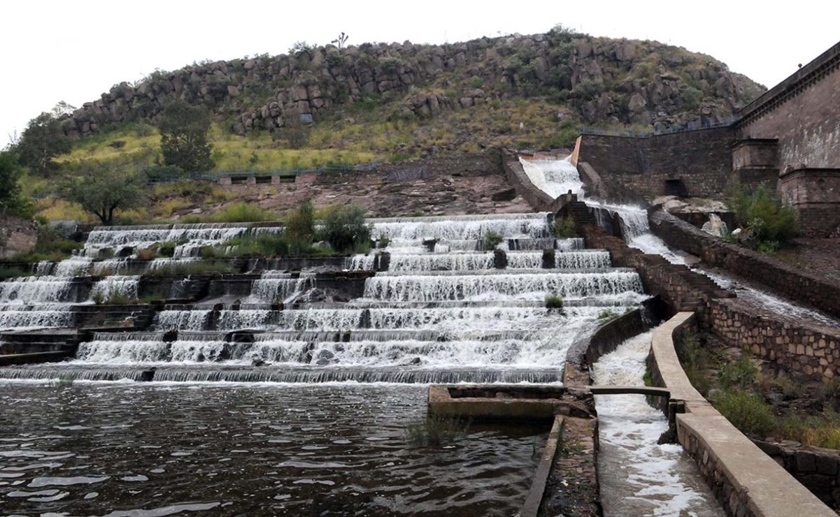 Inició desfogue de agua de la Presa San José ante la presencia de lluvias