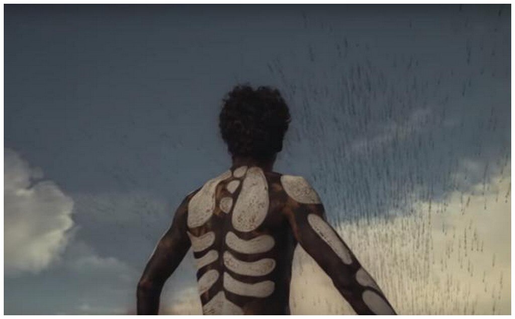 Isaac Hernández protagoniza video que enaltece la cultura mexicana