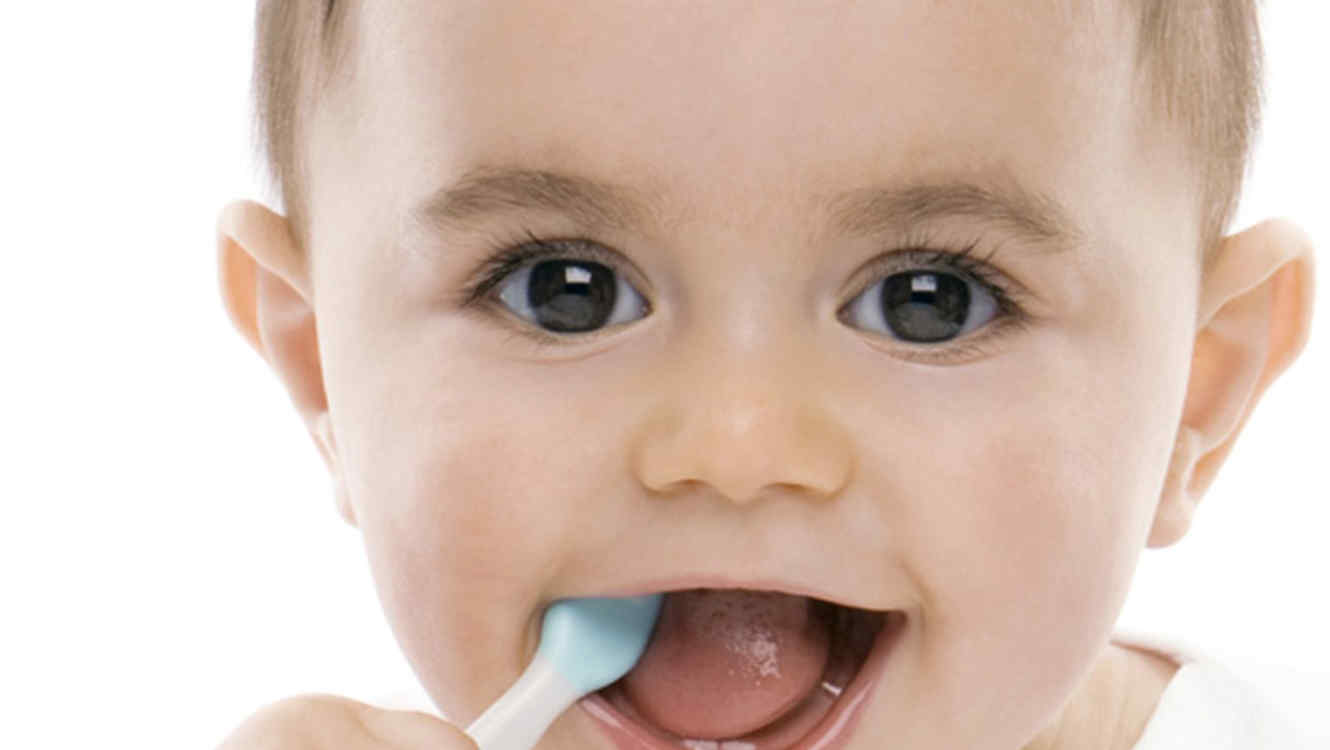 Recomienda IMSS hábitos dentales a bebés para prevenir problemas de higiene bucal