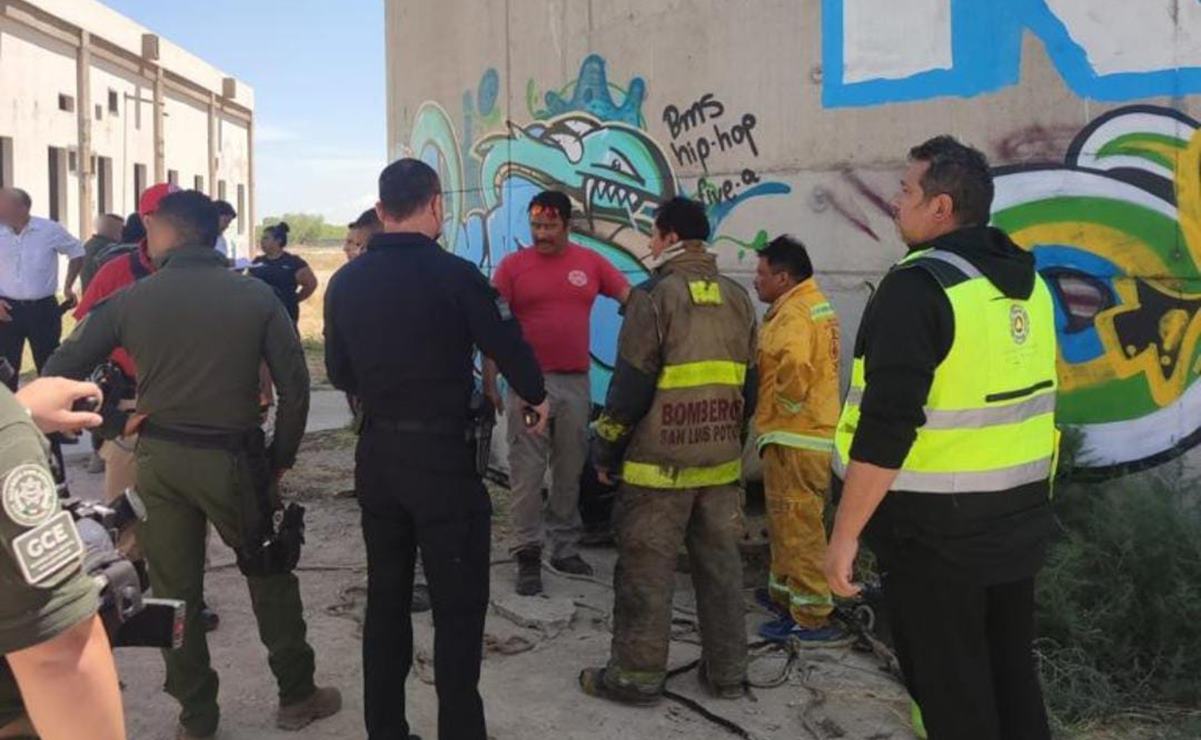 Investigan a policías de Soledad por “levantar” a jóvenes; uno fue lanzado a tubería de aguas residuales. Foto: Archivo