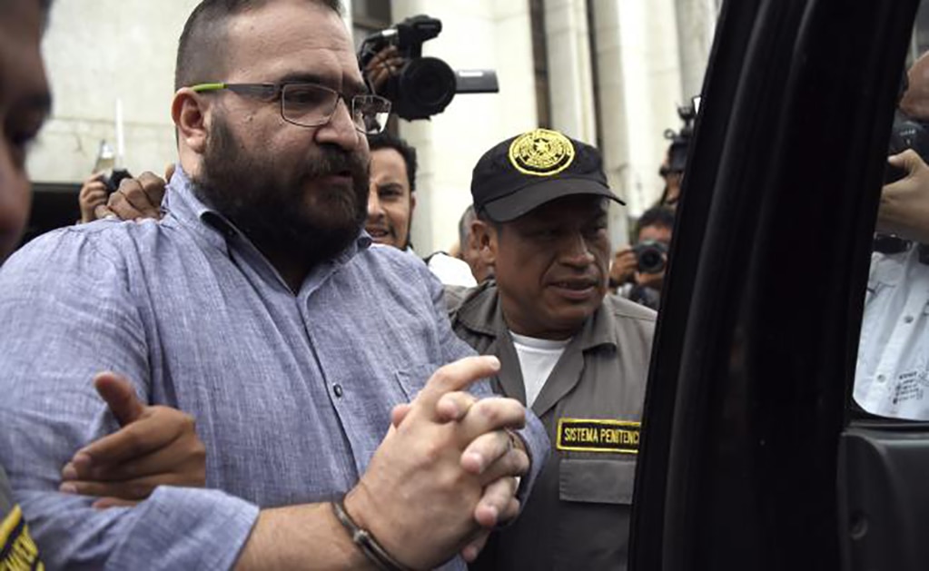 Despacho de Del Toro Carazo deja defensa de Javier Duarte