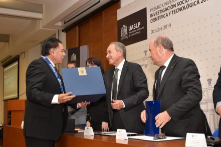 Investigación científica, fundamental para transformar a la sociedad: JMCL