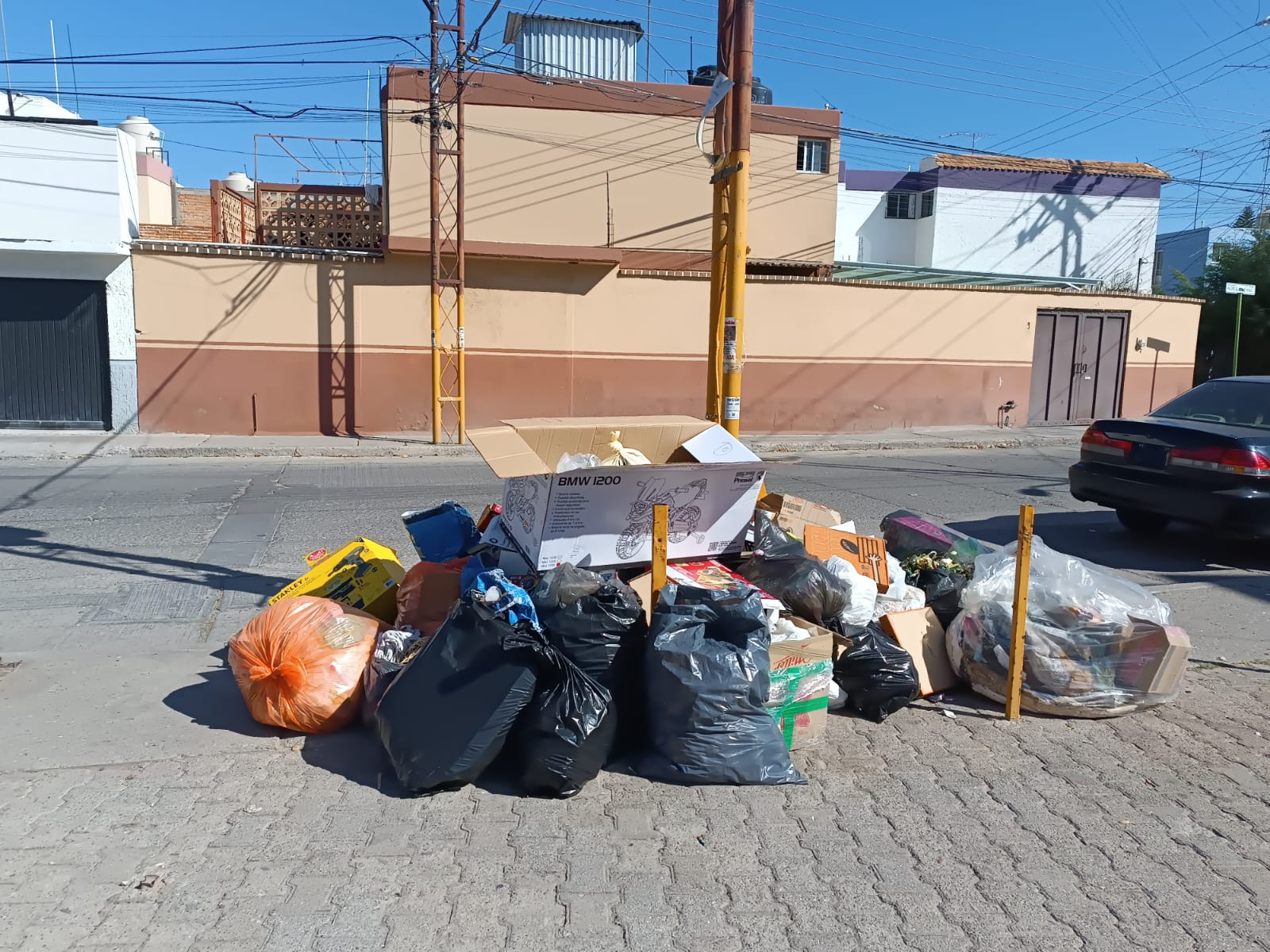 Potosinos generan mil 100 toneladas diarias de basura en fiestas decembrinas