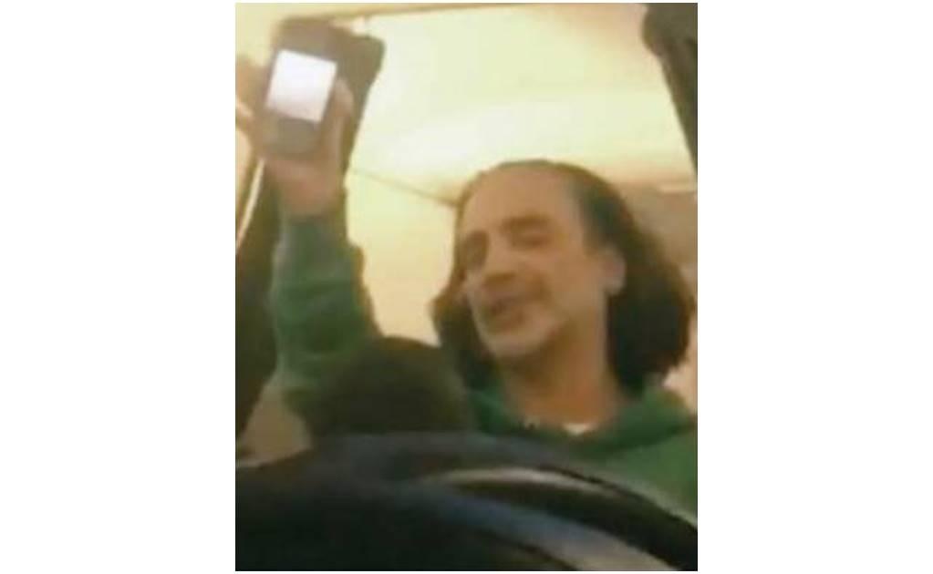 Alejandro Fernández se disculpa tras escándalo en avión