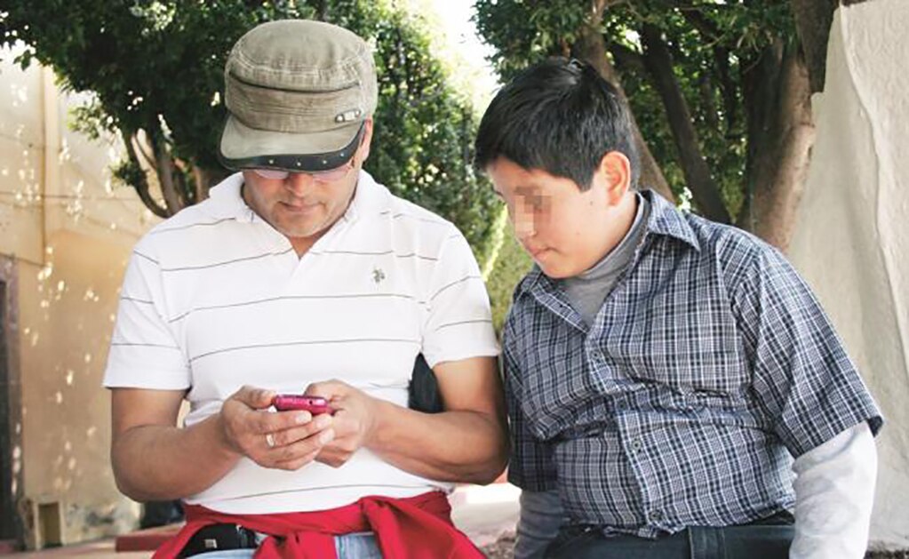 Niños que pasan 7 horas usando el celular pueden sufrir cambios cerebrales