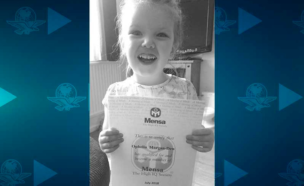 Ophelia, la niña británica con un coeficiente superior al de Einstein