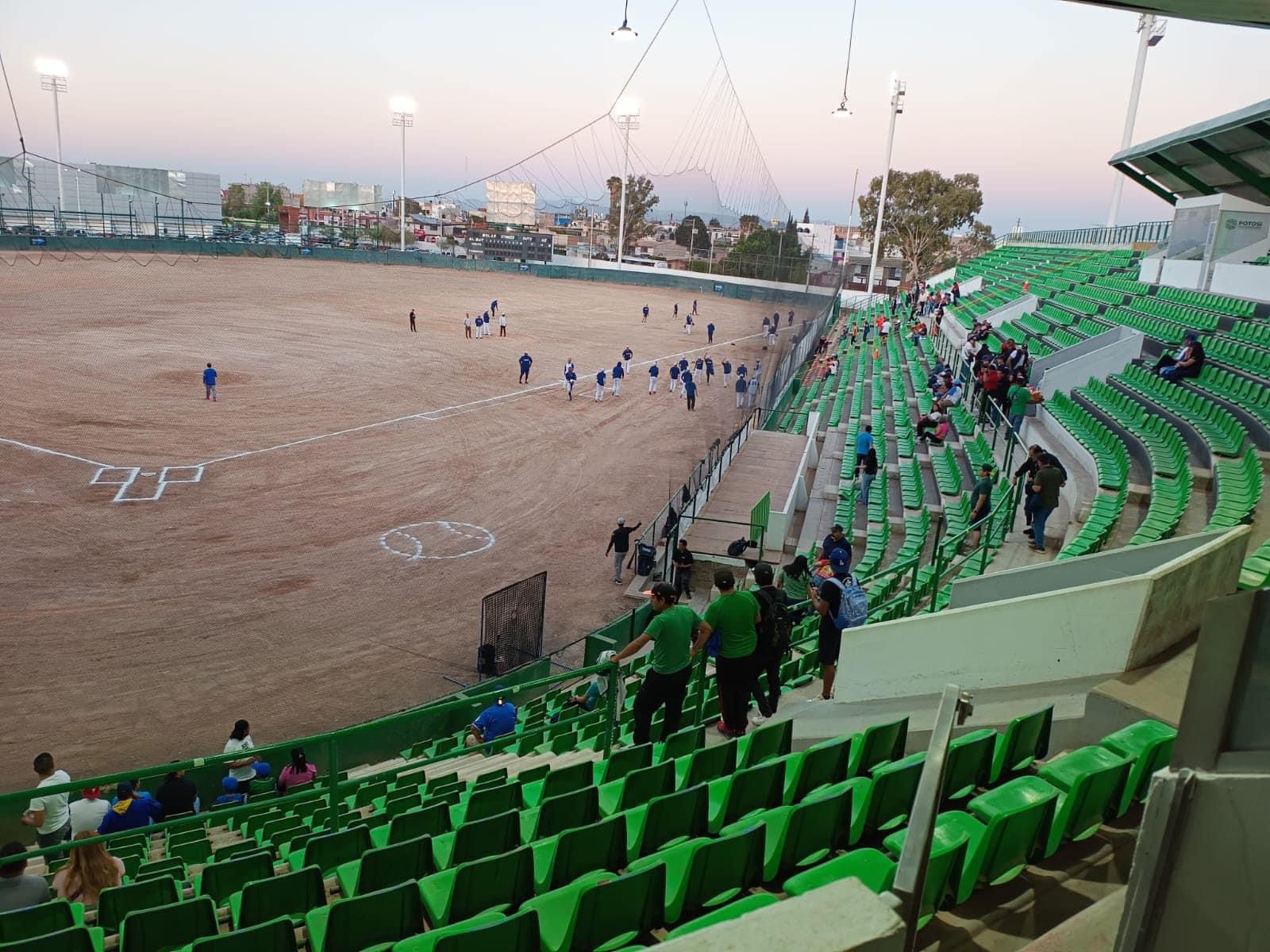 Cancelación de juegos de beisbol en SLP podría costarle el cargo a titular del Inpode
