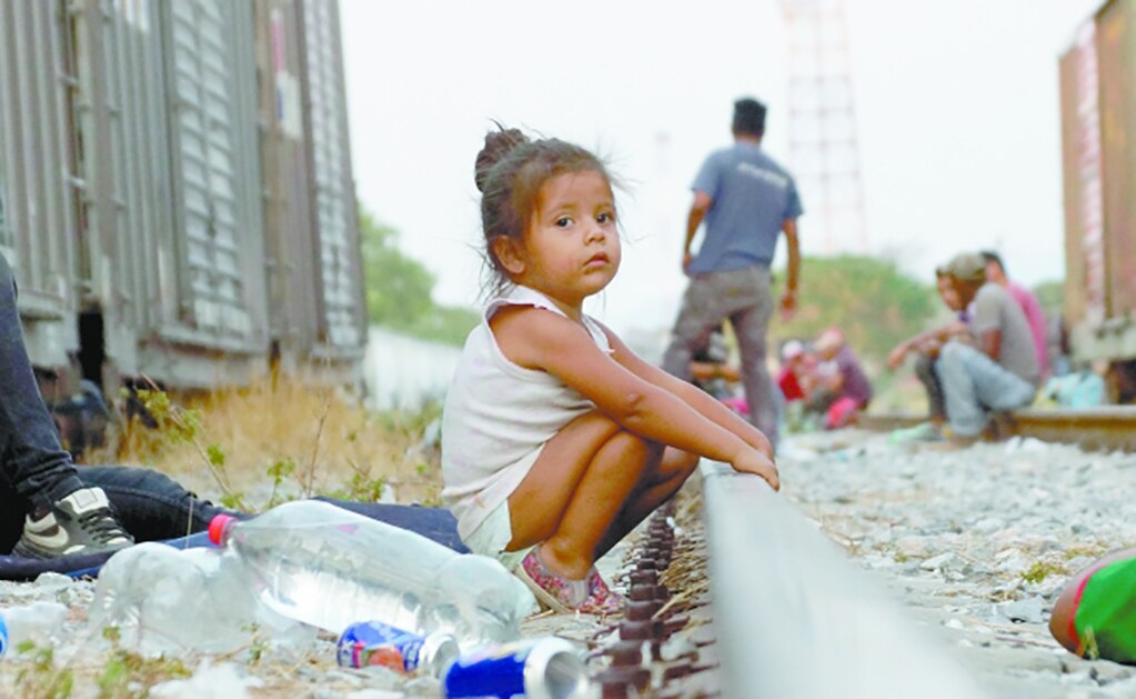 El Grupo Beta del Instituto Nacional de Migración ha pedido al ayuntamiento de Ixtepec que se tomen medidas de seguridad y se les brinde ayuda humanitaria a los migrantes. / Fotos: EDWIN HERNÁNDEZ