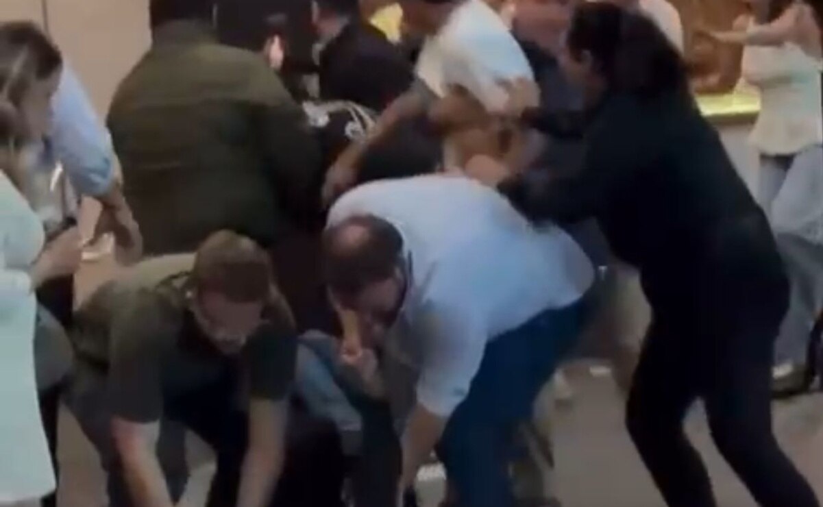 Exhiben, de nueva cuenta, riña en bar Sala de Despecho de SLP. Foto: Captura de video