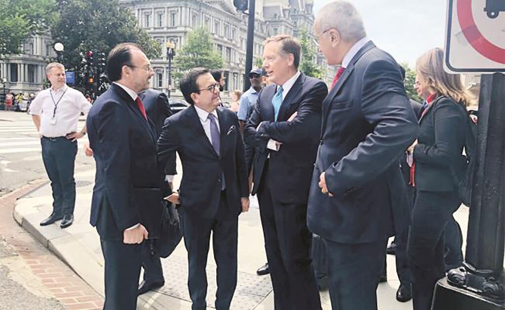 El canciller Luis Videgaray, el secretario de Economía, Ildefonso Guajardo, el repre- sentante comercial de EU, Robert Lighthizer, y Jesús Seade, del equipo de AMLO. (SRE)