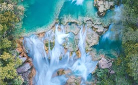 ¿Por qué el agua de las cascadas y ríos de la Huasteca potosina es color turquesa?