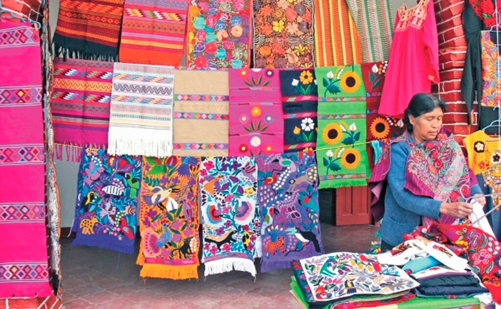 Las personas de pueblos indígenas que identifiquen el uso no consentido de diseños podrán solicitar la intervención de las instituciones para gestionar las medidas de compensación. Foto/ARCHIVO EL UNIVERSAL