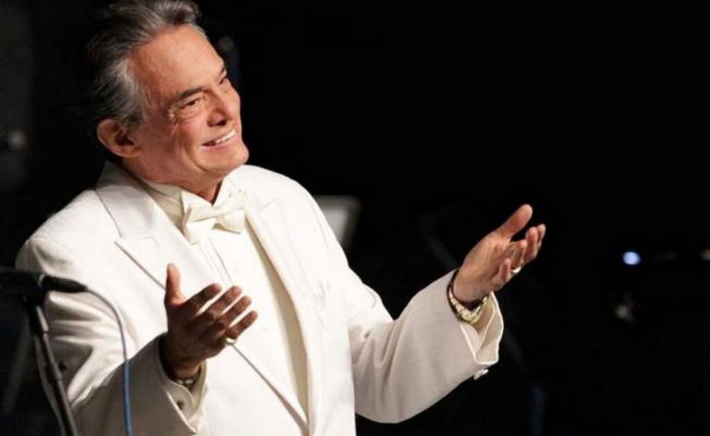 Las 10 canciones de José José para viajar en carretera