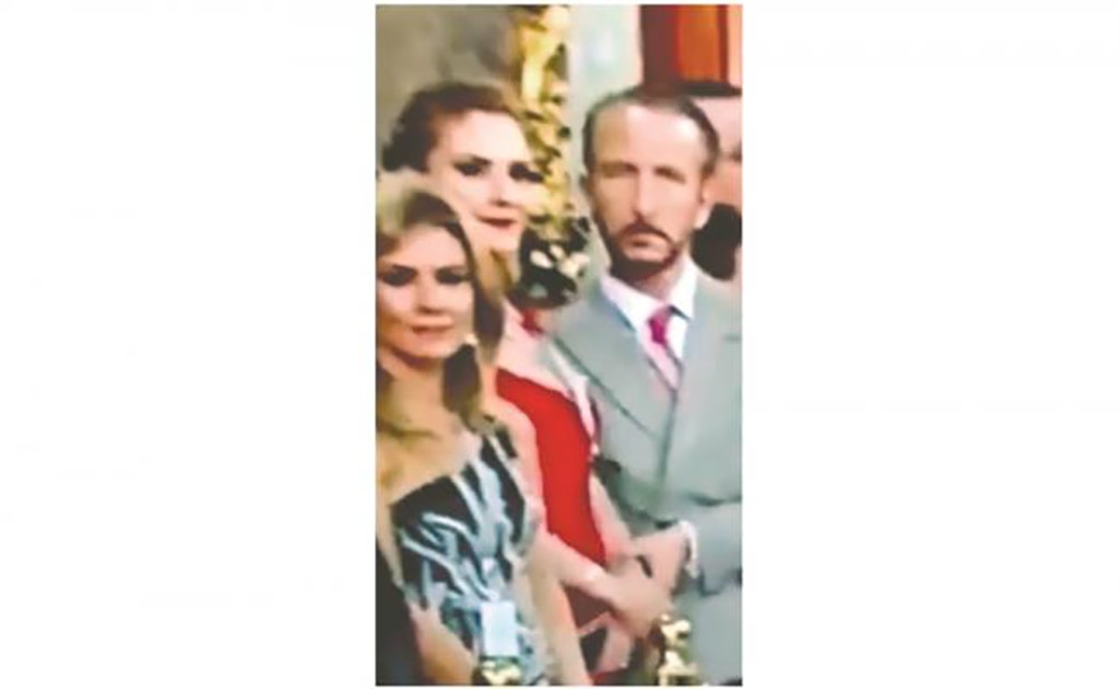 En segundos, Chanta rechaza a su marido cuatro veces. (TWITTER)