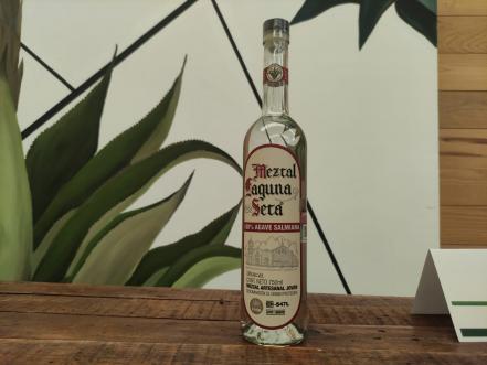 Triunfan tres mezcales potosinos en el Spirits Selection 2022 de Bruselas