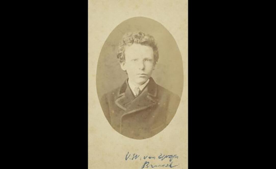 Imagen que muestra una fotografía antigua del hermano del pintor holandés Vicent Van Gogh, Theo, con 15 años. Foto: EFE/ Museo Van Gogh