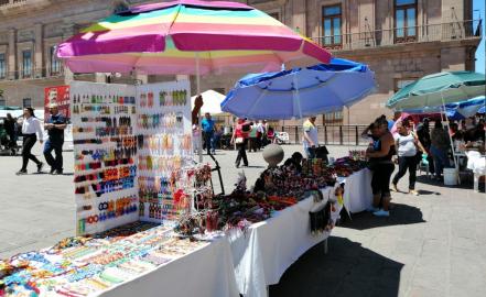 Pide Nuestro Centro frenar crecimiento de comercio informal