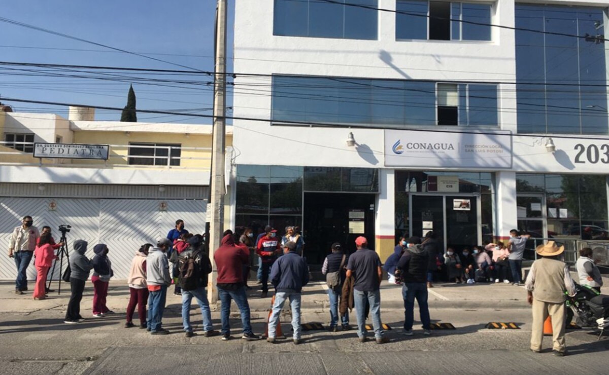 Habitantes de Mexquitic se manifiestan en Conagua por falta de agua