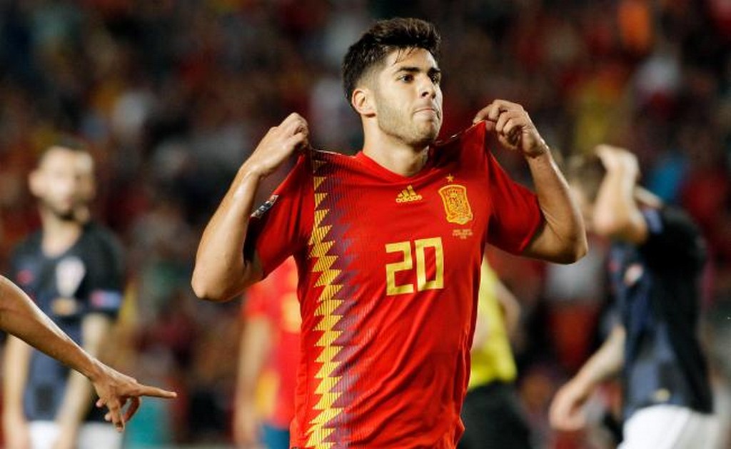 España levanta la mano para el Mundial 2030