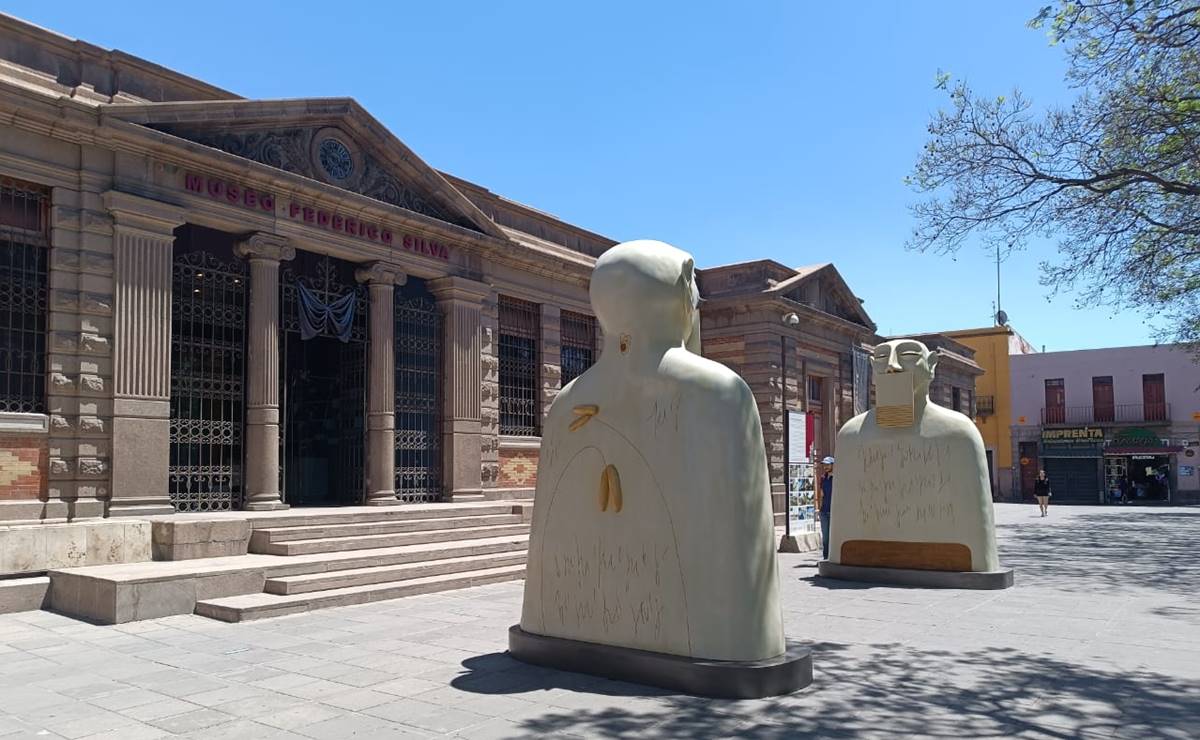 Esculturas monumentales de Rivelino se apoderan del Centro Histórico de SLP