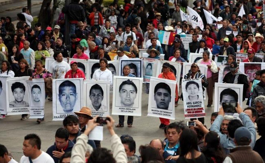 Marcha por lo 43 normalistas de Ayotzinapa