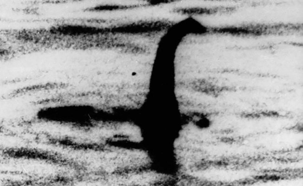 Sombra del supuesto monstruo del Lago Ness. Foto: AP